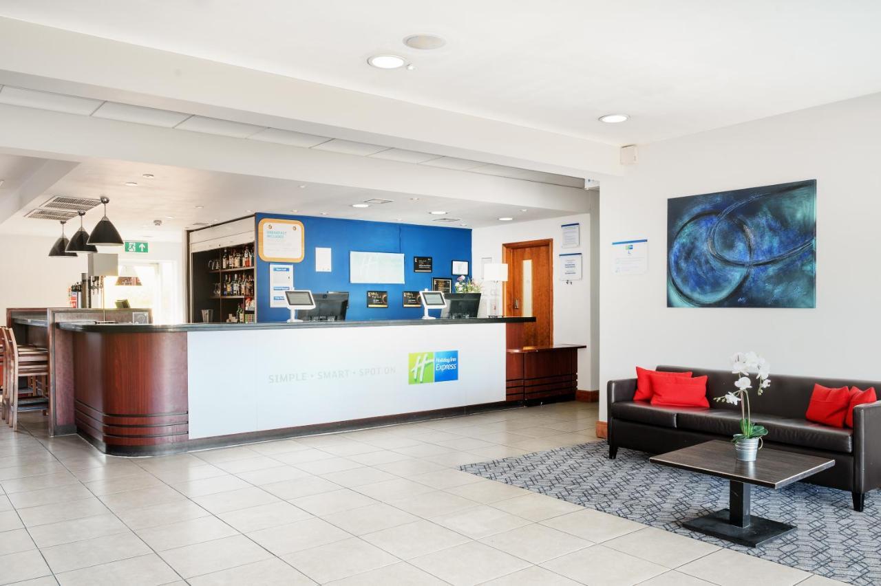 Express By Ihg Hotel